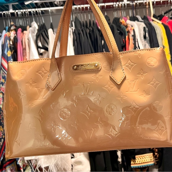 Louis Vuitton Vernice tote in nude metallic - Picture 3 of 16